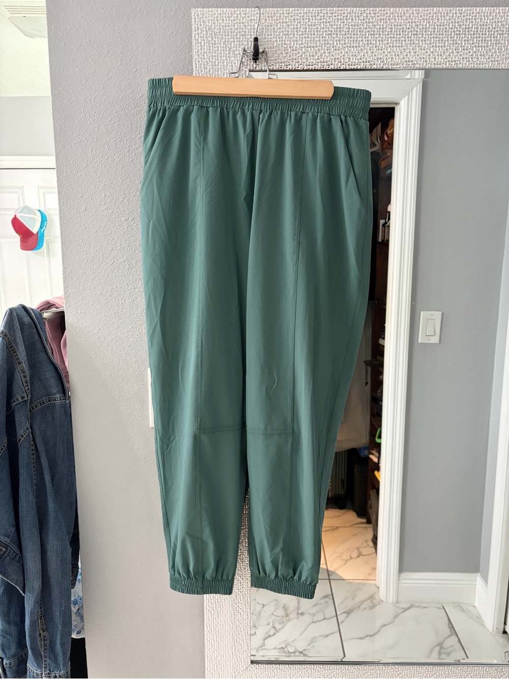 Zyia Moss Green Dynamic Joggers